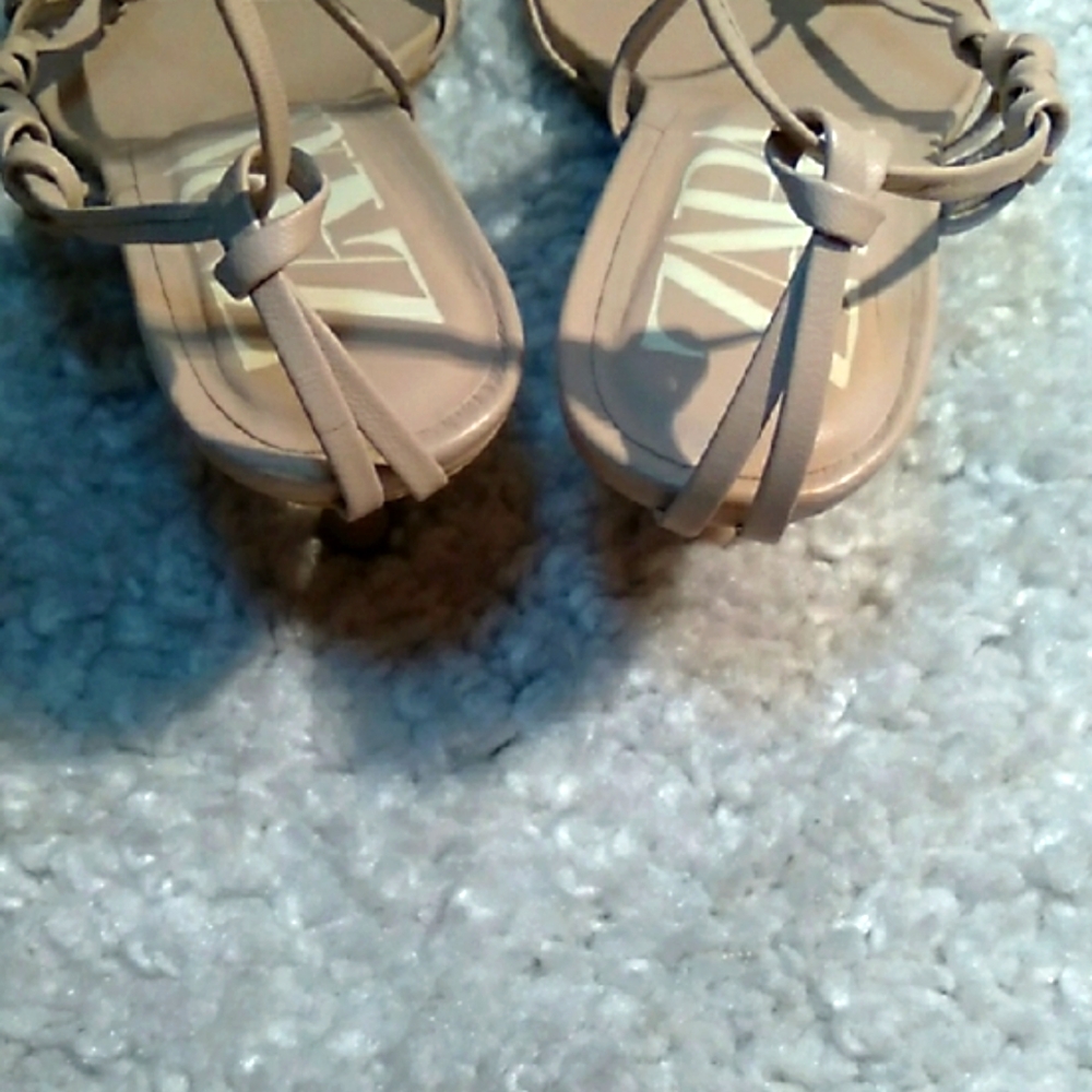 ZARA beige Side Briaded Thong Kitten Heel Sandals Size 8 - Picture 12 of 15